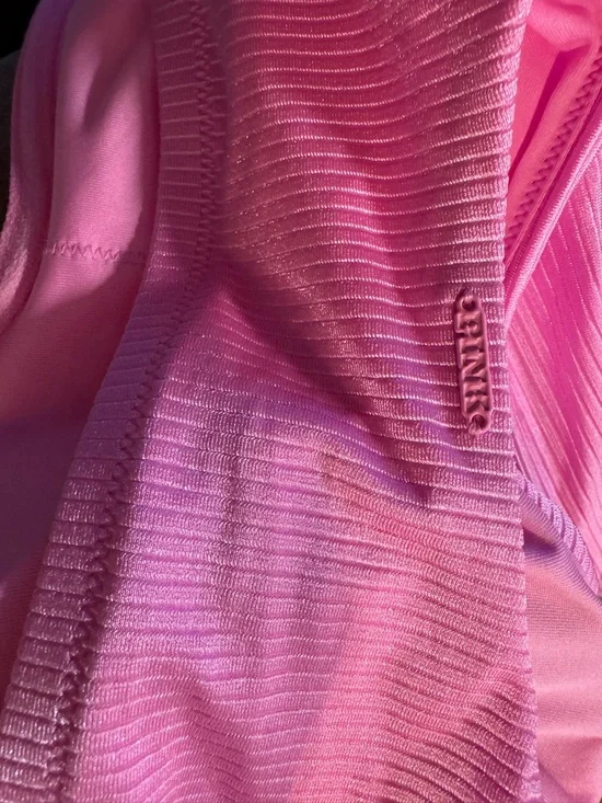 Set Of Two Different Pink ribbed Bikini tops from the brand VS PINK. XXL NWT’s - Picture 12 of 12